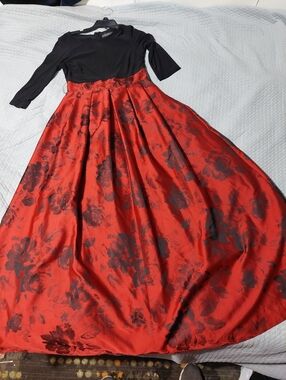 Jessica Howard Red Maxi Skirt with Black Floral Jacquard